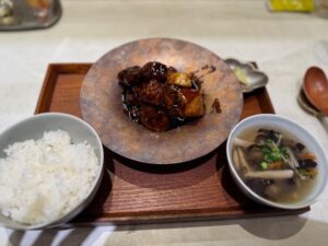 東京都港区／中華料理「富麗華キッチン」